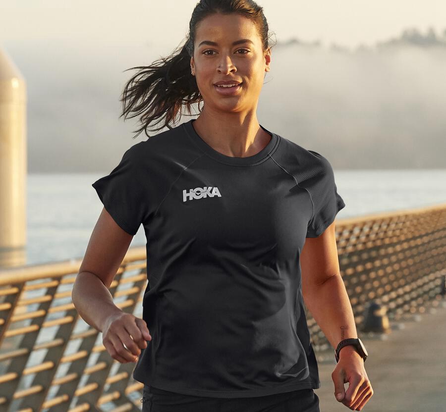 Hoka One One Womens Tops - Performance Short Sleeve - Black - FMJU97820